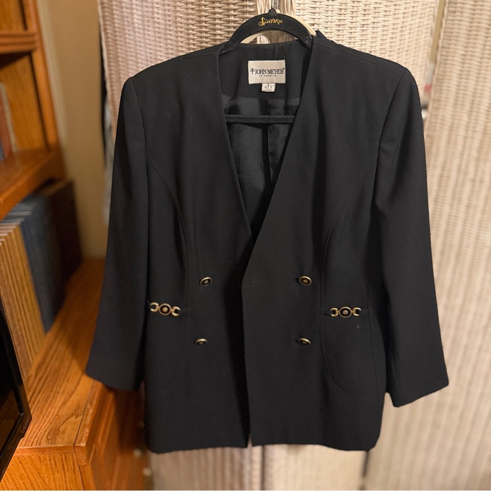 Elegant Black Double-Breasted Blazer